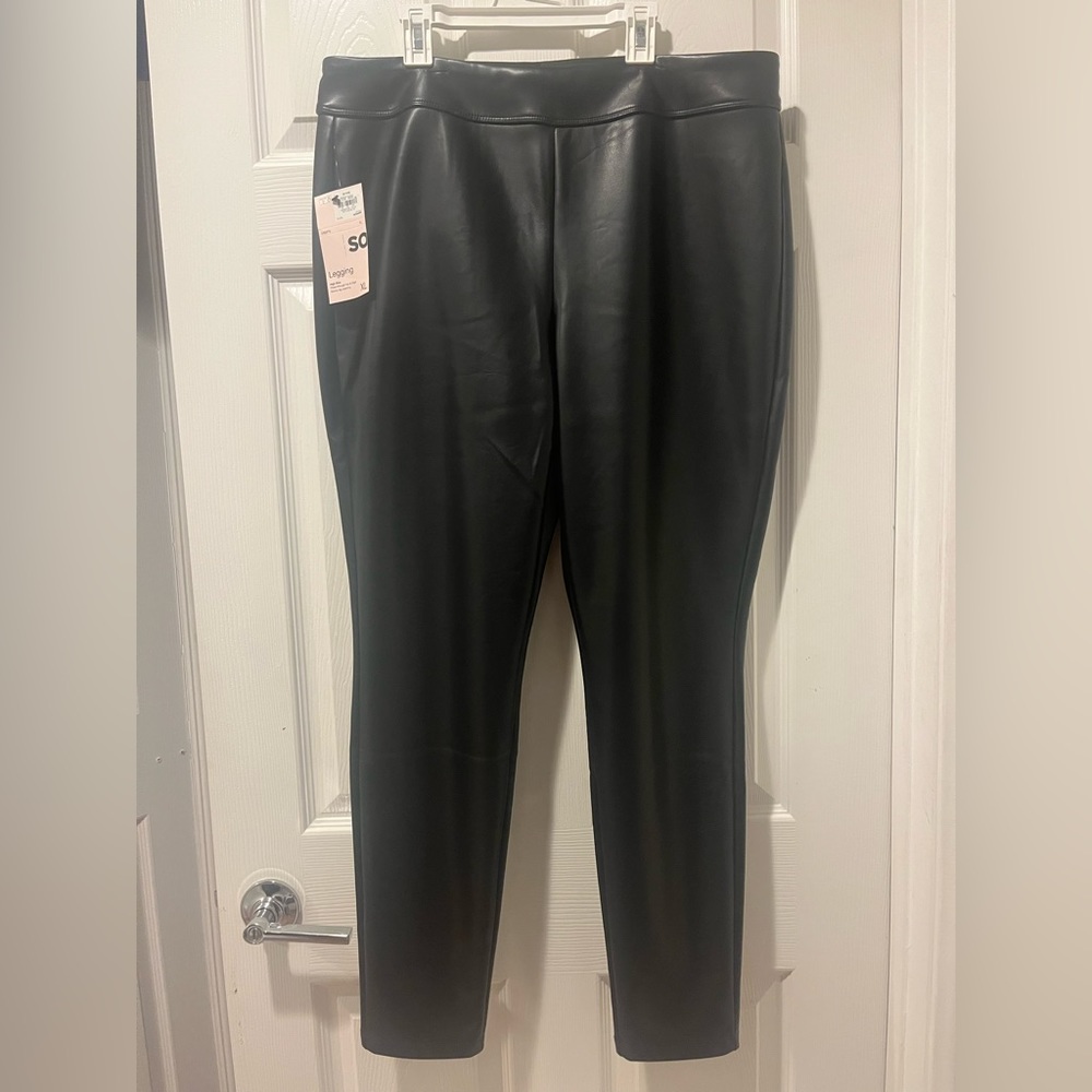 Black leather like skinny leggings